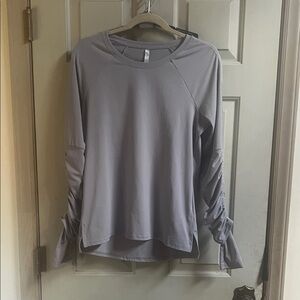 Fabletics Slate Gray Ruched Sleeve Long Sleeve Top